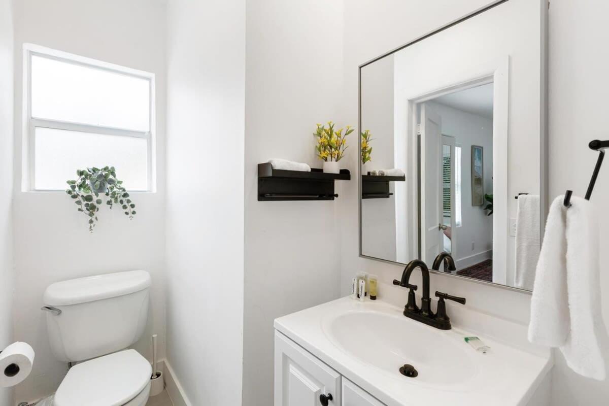 Charming 2 Bedroom Apartment In Victoria Park Fort Lauderdale Exterior photo